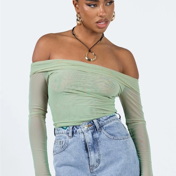 NWT GRYCE OFF THE SHOULDER TOP GREEN, Princess Polly - Picture 2 of 4